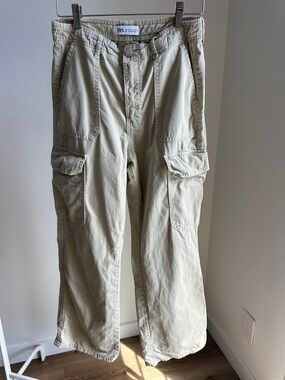 Zara Wide Leg Cargo Pants in Light Beige
